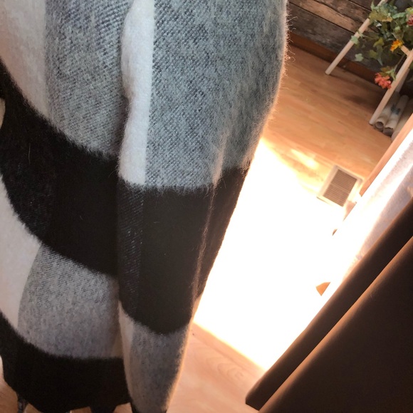 Ivanka Trump Wool Blend Buffalo Plaid Black & White Winter Coat - Picture 4 of 7